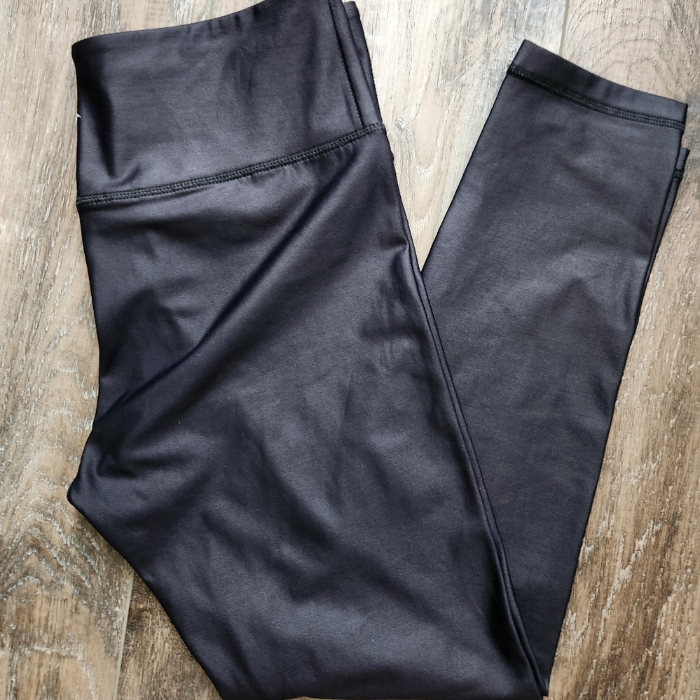 EUC Zyia Black Metallic LnT High Rise Leggings 24" 8/10